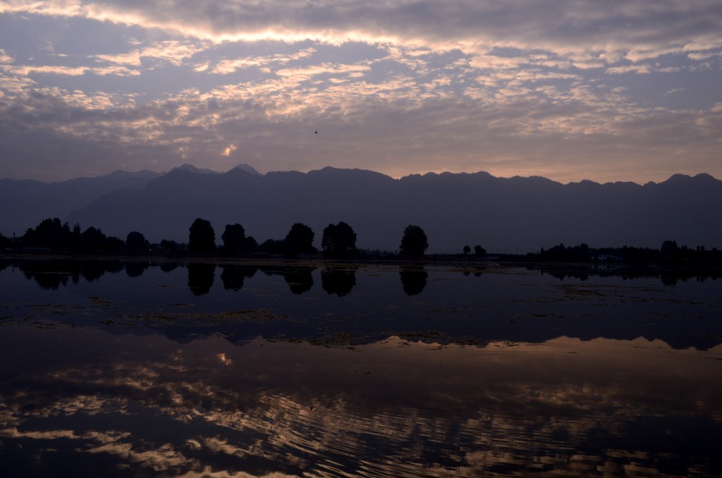 Kashmir-naginlake-sunrise