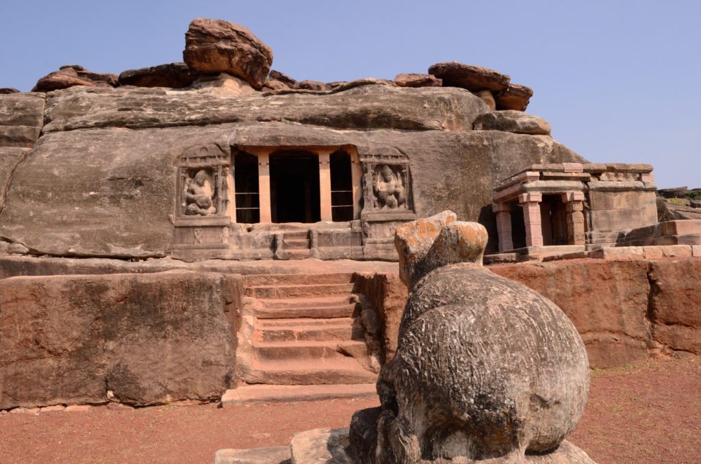  historical places of Karnataka,Temples of Aihole photos, Temples of Aihole , Ravanaphadi cave temple, photo cave temple Aihole