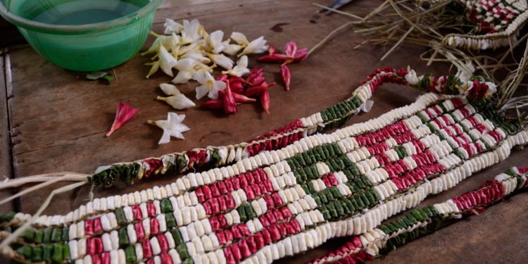 Manikkam malai, Thovalai flower market Nagercoil, flower garland, garland weaver Thovalai Nagercoil