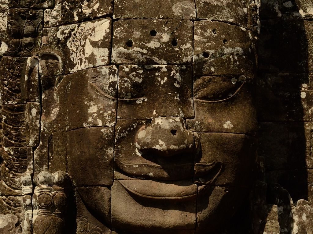 Faces of Bayon, monuments to see in Angkor Thom