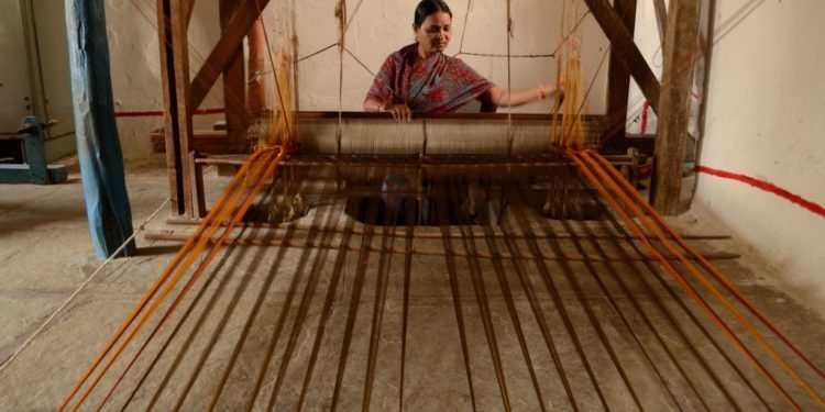 Weavers, Narayanpet, sarees