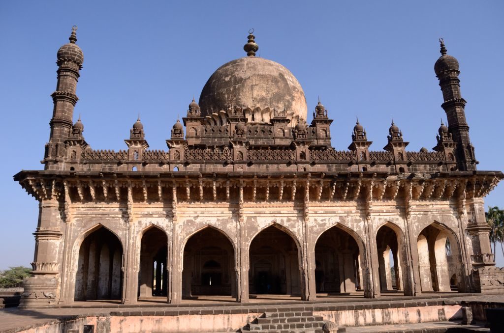 Bijapur, Karnataka, monuments