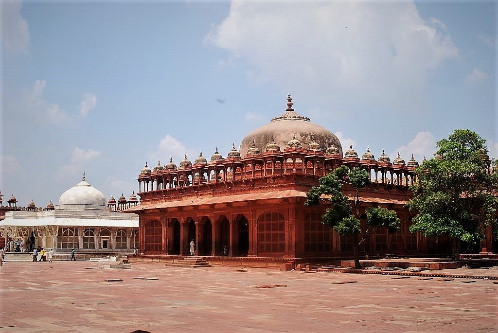 places to visit in Fatehpur Sikri, history of Fatehpur Sikri, Agra to Fatehpur Sikri distance