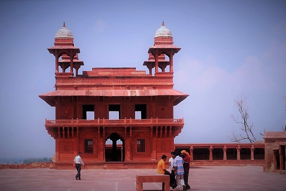 places to visit in Fatehpur Sikri, history of Fatehpur Sikri, Agra to Fatehpur Sikri distance