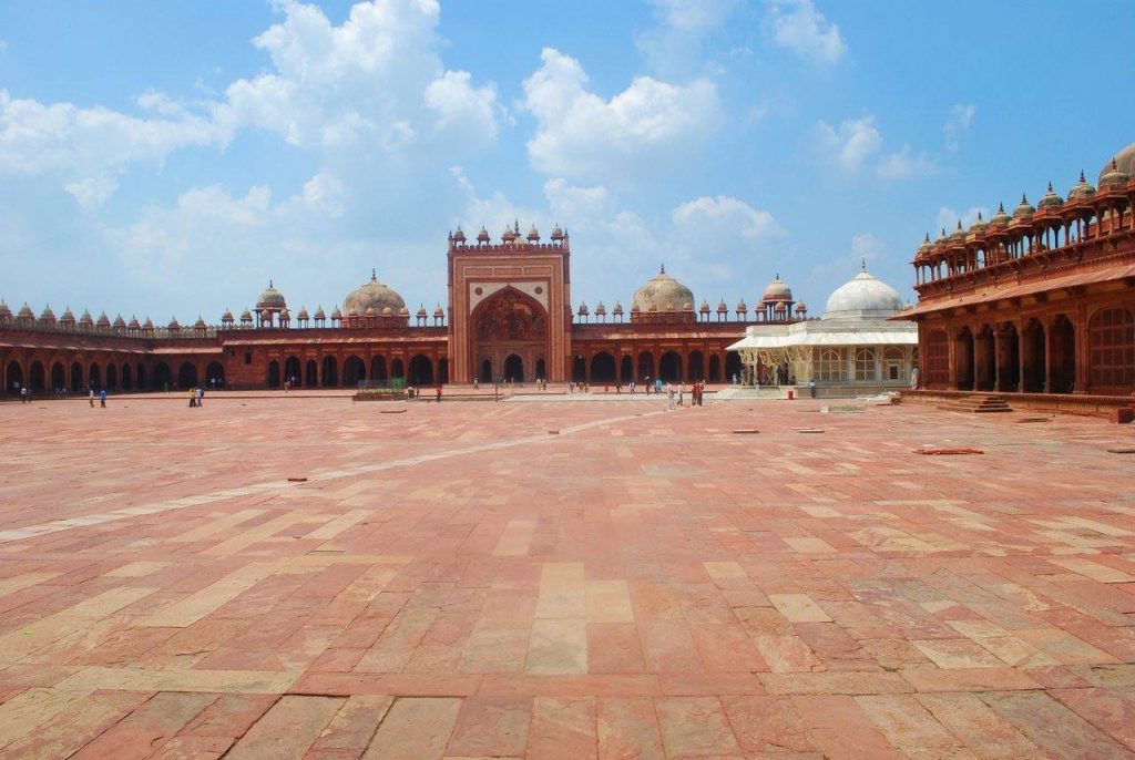 places to visit in Fatehpur Sikri, history of Fatehpur Sikri, Agra to Fatehpur Sikri distance