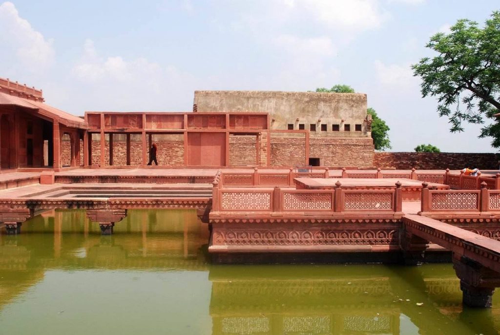 places to visit in Fatehpur Sikri, history of Fatehpur Sikri, Agra to Fatehpur Sikri distance