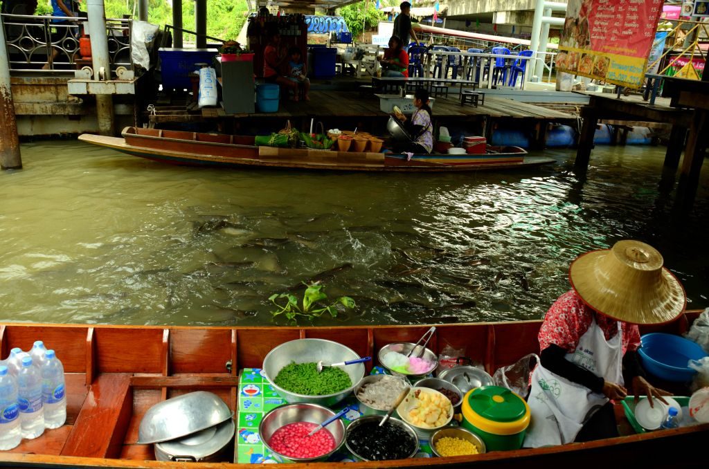 Taling Chan Floating Market Bangkok, best floating market Bangkok, floating market near Bangkok