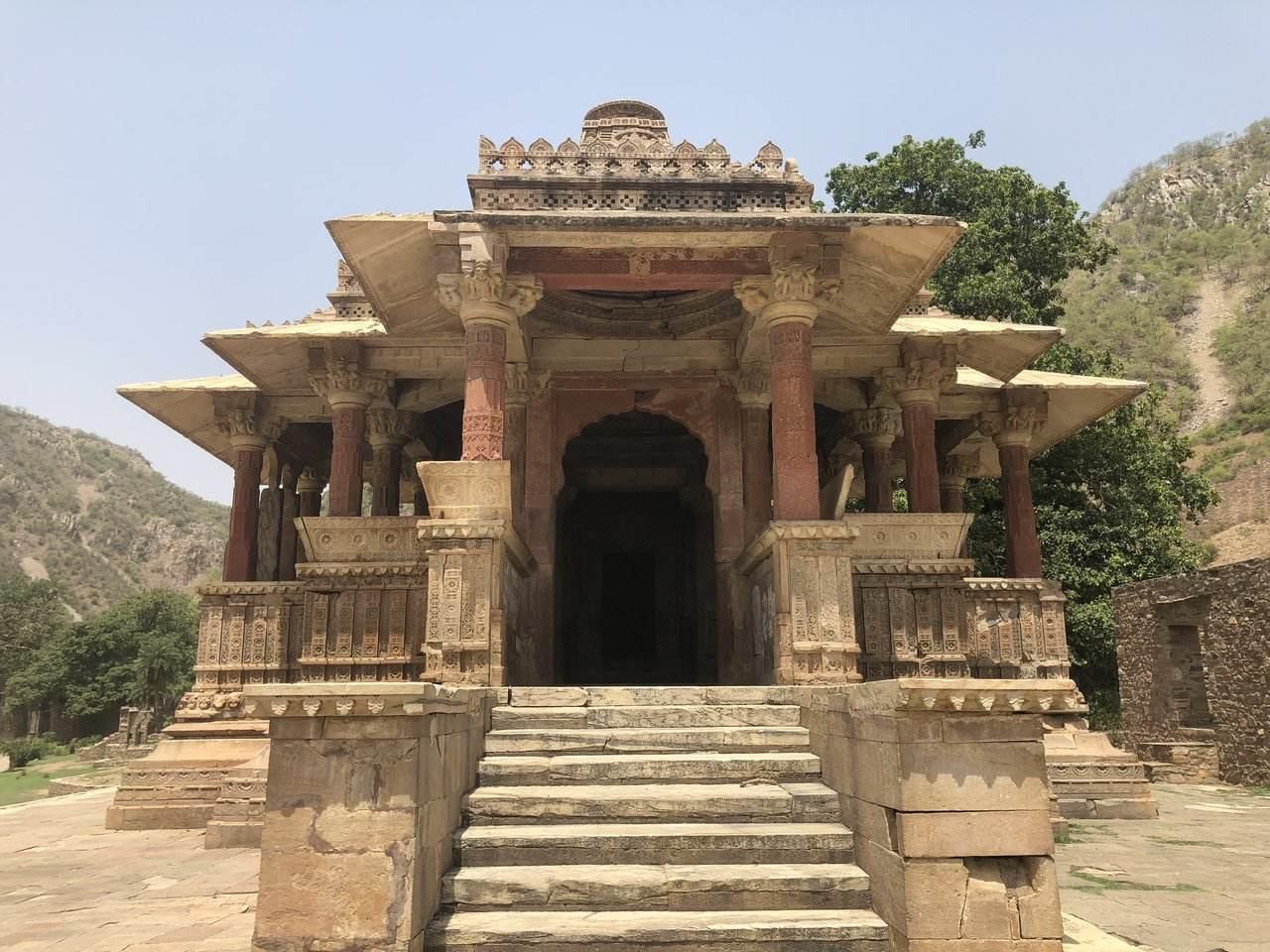 Bhangarh Fort Rajasthan - One Of The Most Haunted Ghost Towns In India.