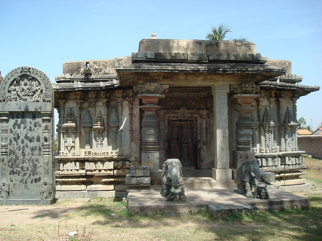 Hoysala temple architecture, Hoysala art and architecture